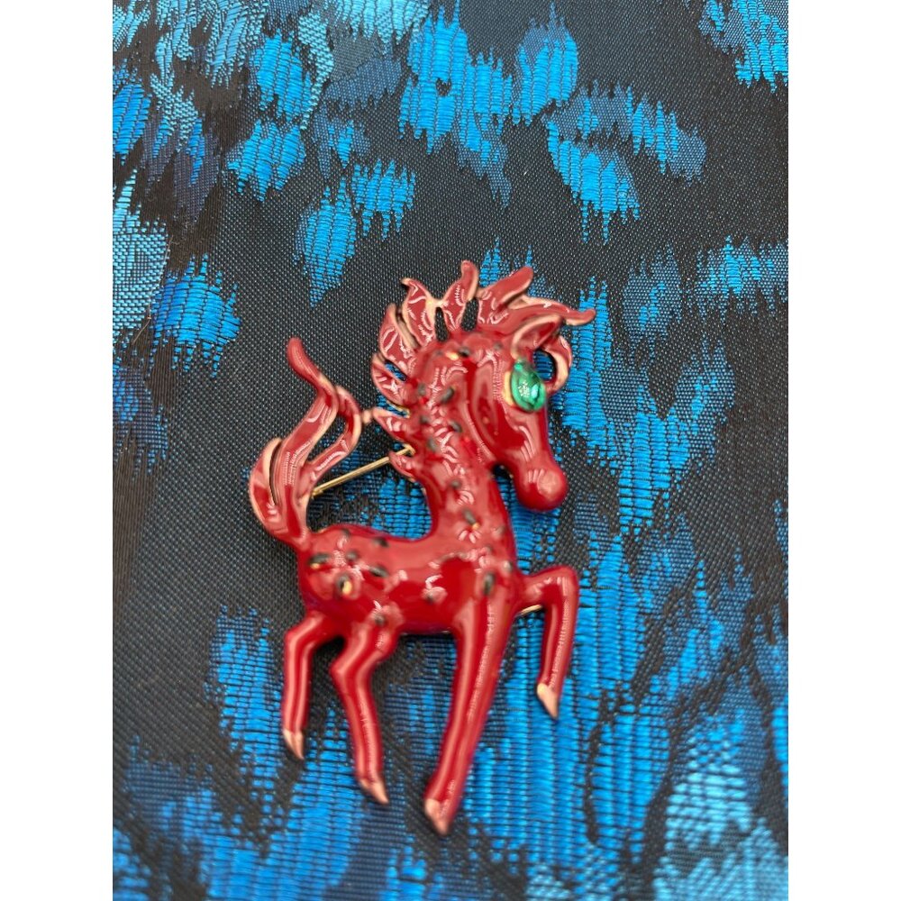 Equestrian Horse Brooch Pin Brown Enamel Gold Tone Green Rhinestone Eye
